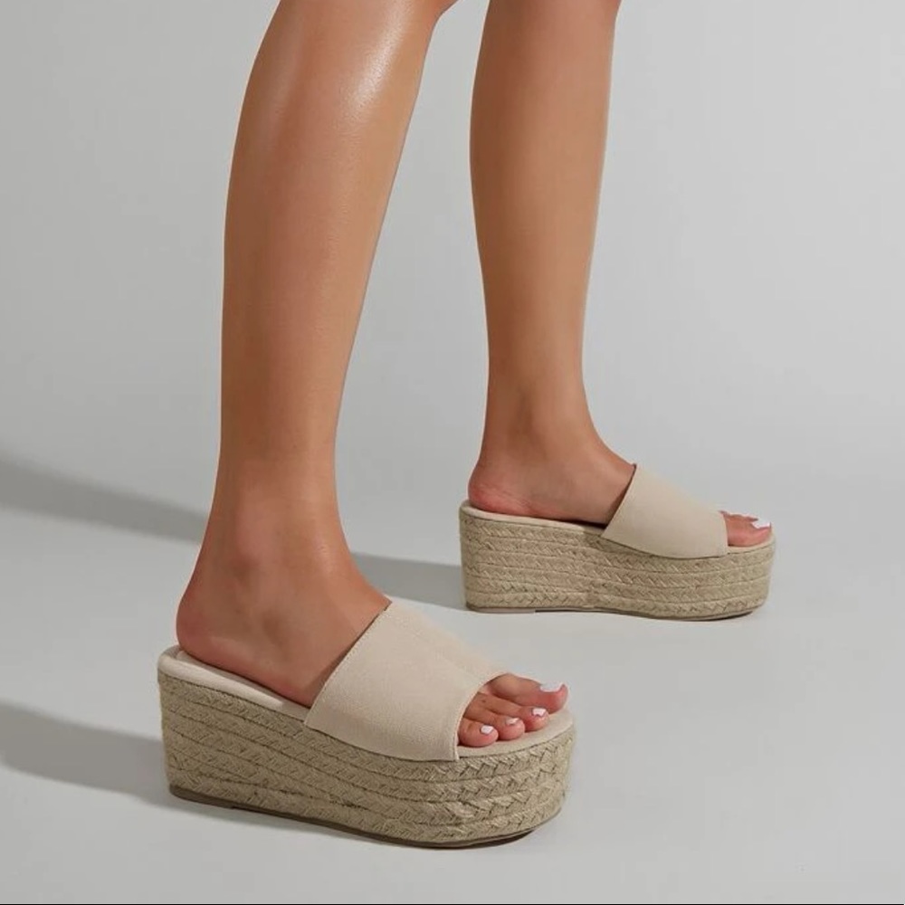 NWOT Espadrille Suede Platforms